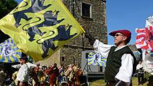 Einschwingen auf den Festtag: Die Fahnenschwinger freuen sich schon auf das Hohentwiel-Festival.