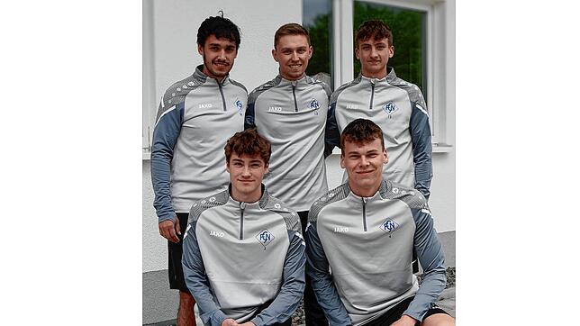 Die Neuzugänge des FC Neustadt: Von oben links: Sascha Waldvogel, Noah Schmidle, Marco Kaiser, Unten links: Janis Haasler, Matthis Beha.