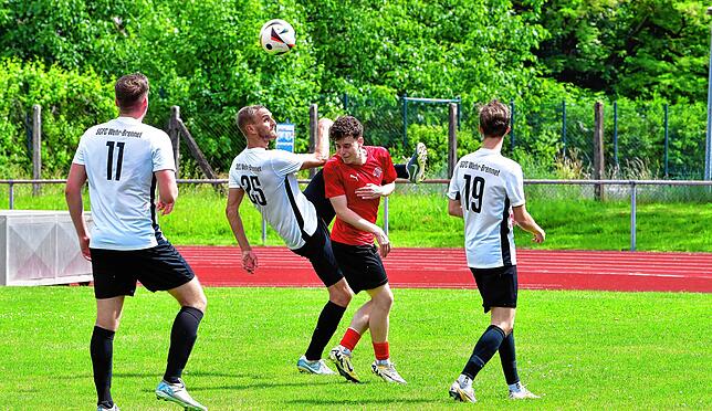 Bild 2: SG FC Wehr/Brennet spielt nur 1:1 gegen FC Hochrhein – und wir haben Fotos!
