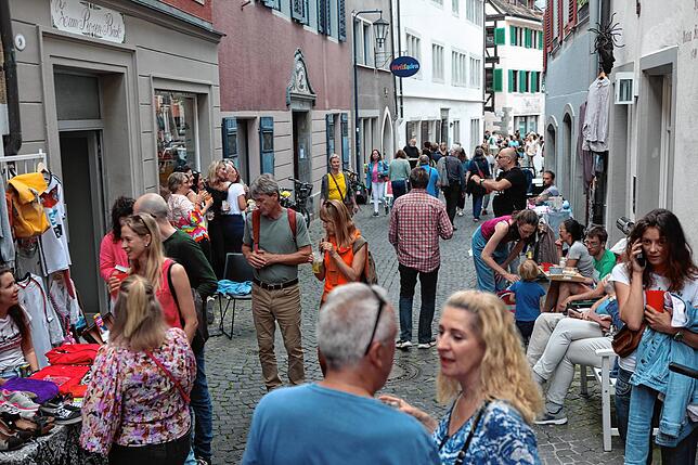 Bild 7: Konstanz: Es ist wieder Gassenfreitag! Hier sind die Bilder der Besucher der Niederburg