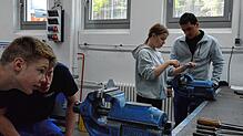 Bei der Firma Aebi Schmidt, die seit jeher beim Informationsabend ist, können Schüler der Fürstabt-Gerbert-Schule Praxistage erleben. ...