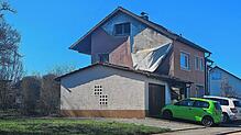 In der Lerchenstraße brennt die Garage vollständig.