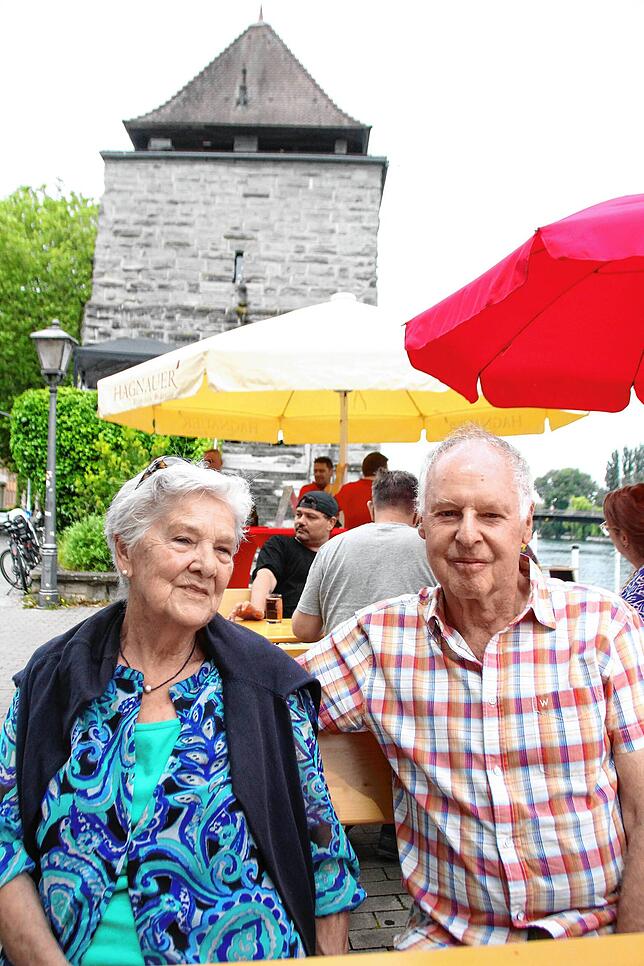 Gisela und Rolf Hepp haben sich den Pulverturm angesehen.