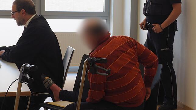 Ein Angeklagter wird wegen versuchten Mordes zu einer Haftstrafe verurteilt. (Archivbild)