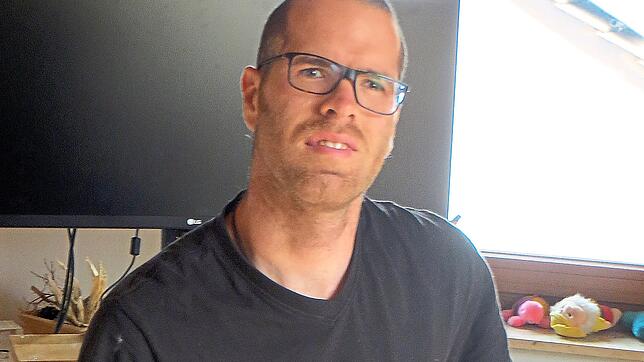 Der Schonacher Autor Marco Dorer präsentiert sein zweites Buch, in dem er sich mit seiner MS-Erkrankung auseinandersetzt.