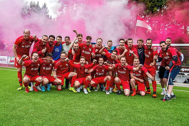 Bild 5: FC Bergalingen feiert den Titel durch einen 3:2-Sieg gegen den SV Buch II &ndash; und wir haben Bilder!