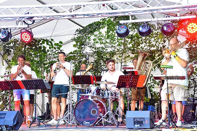 Bild 5: Tolle Stimmung bei Kaiserwetter in Kippenhausen
