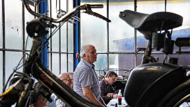 Der Vorsitzende Klaus de Monte bei der Hauptversammlung des Vereins &bdquo;Oldtimer- und Fahrzeugmuseum Engen&ldquo;. Bild: Christel Rossner