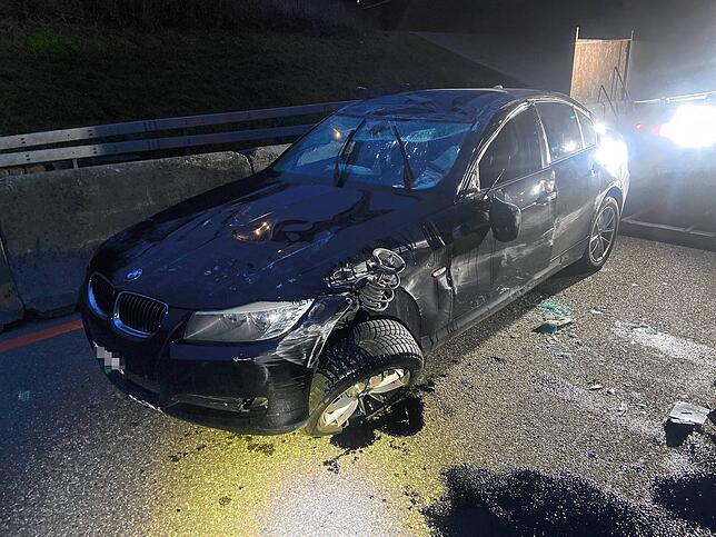 Das Auto nach dem Unfall auf der A3.