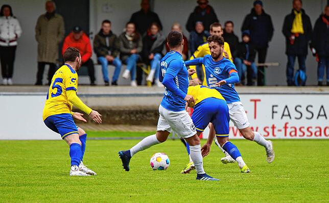 Bild 18: Intensives Unentschieden! Die Bilder vom Landesliga-Duell SpVgg F.A.L. gegen Hegauer FV