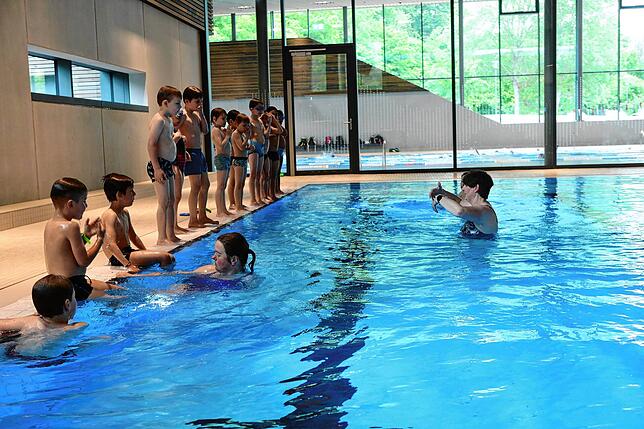 (Archivbild) In den Schwimmkursen der DLRG oder des Schwimmklubs Sparta (wie auf diesem Bild im Schwaketenbad) ist immer deutlich mehr ...