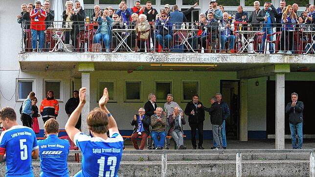 Der berühmte Balkon in Brennet: Die Stimmung der Fans &ndash; hier ein Foto aus dem Herbst 2016 &ndash; vermisst Fabian Schmidt manchmal.