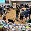 Bei dem dritten und letzten Teil der Workshopreihe „Jung und Queer“ konnten sich die knapp 40 Teilnehmenden vor Ort im Rathaus Singen ...