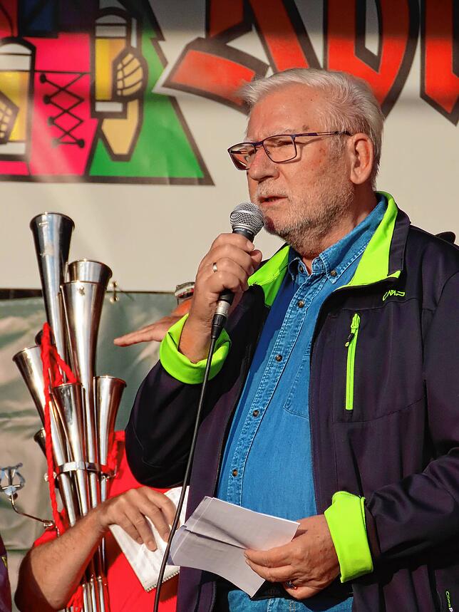 Der Wallbacher Ortsvorsteher Fred Thelen hat das Dorffest zur Gelegenheit genutzt, seinen anstehenden Rücktritt anzukündigen.