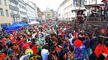 So wie auf dem Archivbild wird die Marktstätte zur Fasnacht 2021 wegen der Pandemie nicht aussehen. Menschenansammlungen wird es nicht ...