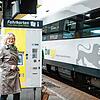 Landtagsabgeordnete Sabine Hartmann-Müller am Bahnhof in ihrer Heimat &ndash; sie ist zuversichtlich, dass die Elektrifizierung der ...