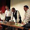 Der Vorstand der Narrizella Ratoldi nimmt auf der Hauptversammlung im Milchwerk die Glückwünsche zur Wahl in den Elferrat entgegen (von ...