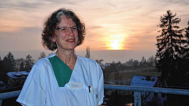 Eva-Maria Klauder ist ausgebildete Anästhesie- und Intensivpflegerin. Sie weiß, dass die Feiertage im Helios-Spital Überlingen ...