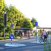 Die Wegführung vor dem Gottlieber Zoll steht in der Kritik. Auf diesem Bild benutzt eine Radfahrerin rechts die Spur für die Fußgänger.