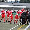 Großer Jubel beim SV Hinterzarten nach dem 2:0-Führungstreffer durch Jona Schuler.