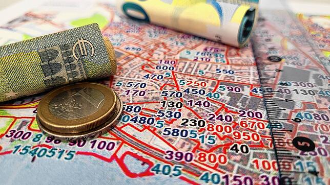 Wie teuer wird es bei der Grundsteuer nun? Das hängt unter anderem von den Bodenrichtwerten und der Grundstücksgröße ab.