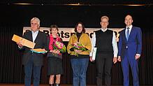 Beim Neujahrsempfang werden die beiden Ortsvorsteher (von links) Alfred Irion mit Frau Margarete und Thomas Braun mit Frau Ulrike von ...