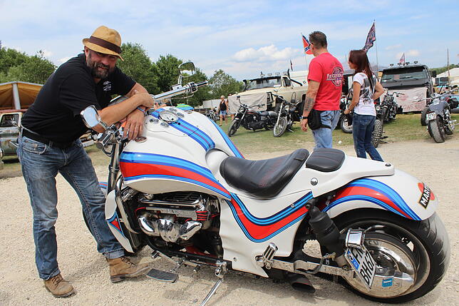 Wären nicht die Daytona Bike Weeks gewesen, würde Volker Etzel aus Oberteuringen vielleicht noch mit seiner Harley herumcruisen. Aber in ...