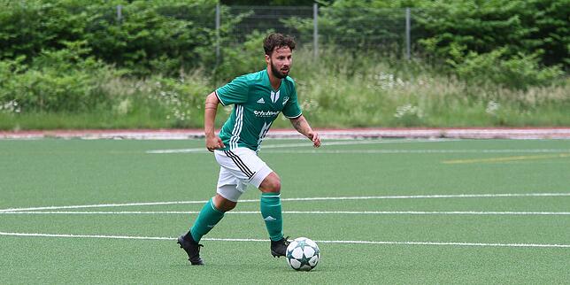 Ärgerlich: Fabio Muto vom FC Zell hatte beim 0:1 seiner Elf in Herten einen Foulelfmeter verwandelt, der nach dem zu frühen Hereinlaufen ...