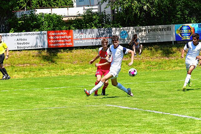 Bild 16: U17 des SC Freiburg trumpft im Testspiel zum 100-jährigen Jubiläum des FC Grießen auf &ndash; und wir haben Bilder!