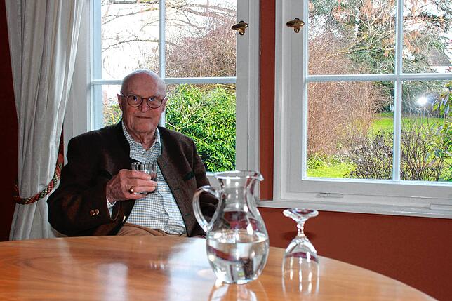 Wasser statt Wein: Wilderich Graf Bodman verzichtet bis Ostern auf Wein zum Mittagessen. Auch Süßigkeiten sind in den nächsten Wochen ...