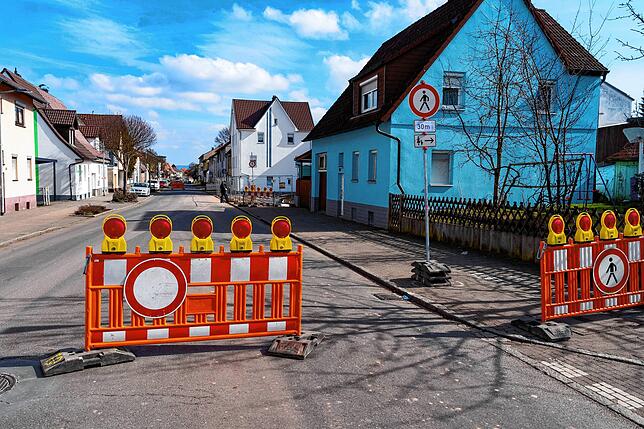 Über mehrere Wochen war die Sturmbühlstraße gesperrt. Unser Bild stammt vom 7. März.