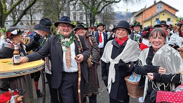 Bild 8: Bilder vom Narrenbaumstellen in Bad Säckingen