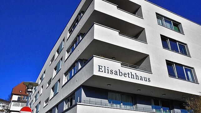 Der Zutritt zum Elisabethhaus ist wegen eines Corona-Falles derzeit verboten. Es handelt sich um eine Vorsichtsmaßnahme, um Bewohner und ...