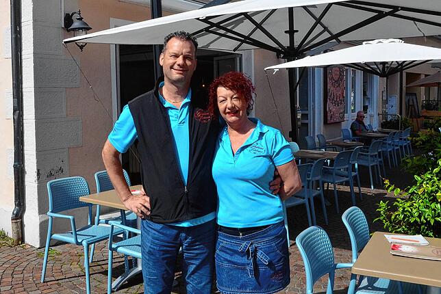 Mit ein bisschen Umsichtigkeit kommen alle aneinander vorbei, finden Patricia und Luca Manarin von der Eisdiele Zoldana.