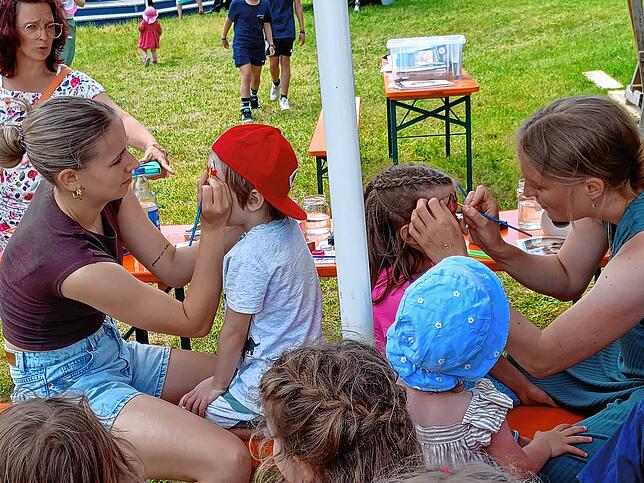 Bild 9: Gute Laune beim Bezirksmusikfest in Lausheim