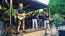 Bild : Zurück beim Publikum: Die Bregi House Band liefert ein fulminantes Comeback im Park