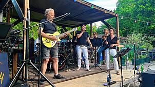 Bild : Zurück beim Publikum: Die Bregi House Band liefert ein fulminantes Comeback im Park