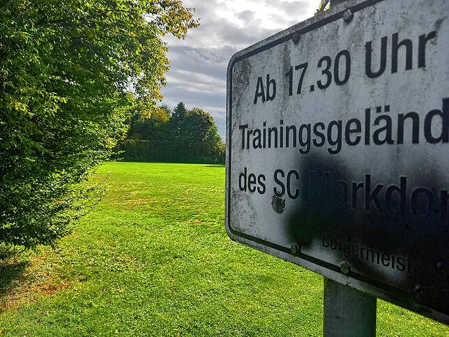 Ab 17.30 Uhr dient der Bolzplatz neben den Gehrenberg-Sportanlagen des SC Markdorf auch dem Verein als Trainingsgelände. Außerhalb ...