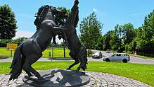 Einst umstritten, heute Symbol für Donaueschingen und seine Reitturnier-Tradition – das Kunstwerk auf dem Pferdekreisel. Nachdem das ...