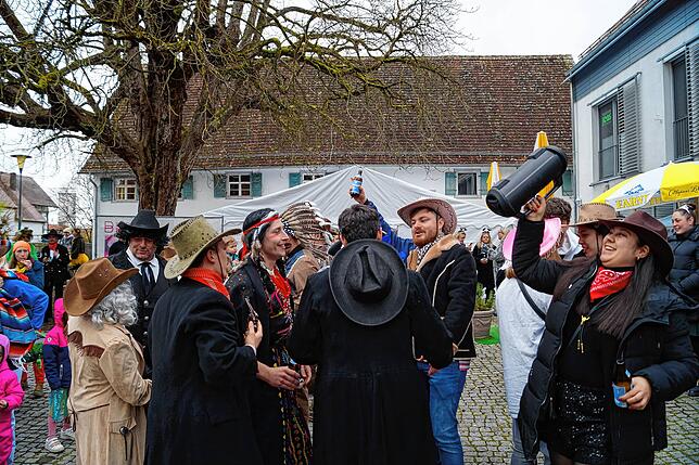 Bild 23: So bunt war der Rathaussturm in Frickingen