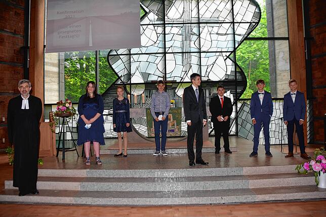 In der evangelischen Kirchengemeinde Bad Dürrheim feiern Jaden Balog, Noah Balog, Valentino Campa, Marius Köhler, Dominik Lampel, Mia ...