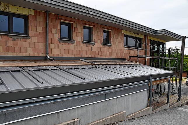 Der Bau der Tudoburghalle schreitet weiter voran.