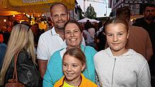 Bild : Dorffest 2025 in Wollmatingen: Die schönsten Bilder vom ausgelassenen Abend feiern