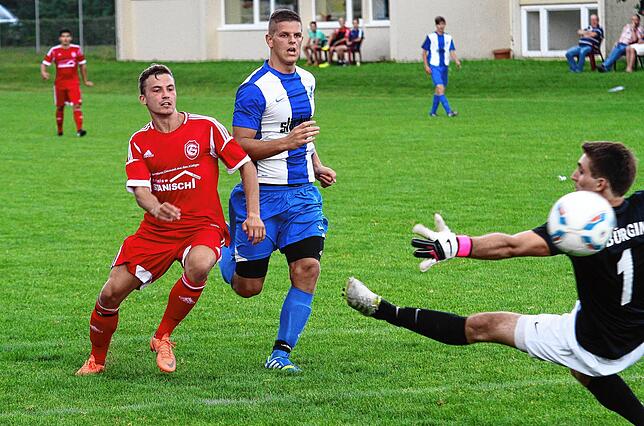 Bild 8: Schnappschüsse aus der Bezirksliga-Saison 2013/2014