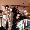 Sie freuen sich über das Singener Neujahrsbaby (von links): Stationsleitung Valeria Auliso, Kinderkrankenschwester Silvia Eweit, die ...