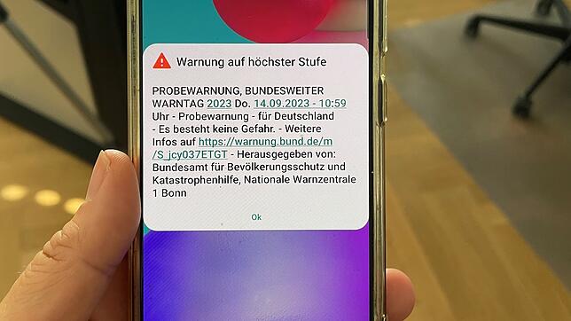 Achtung, es ist wieder Warntag: Meldungen wie diese (hier ein Archivbild aus dem vergangenen Jahr) werden am Donnerstag auf Handys ...