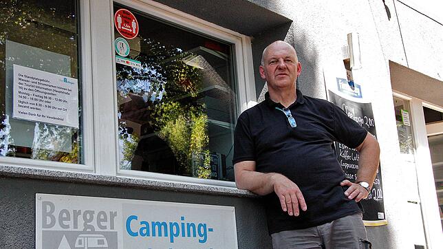 Jürgen Kurapkat ist enttäuscht. Nach nur zwei Jahren muss er seinen Kiosk am Wohnmobilstellplatz räumen.