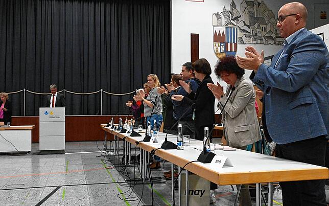 Applaus: Der Gemeinderat brachte seine Begeisterung und die Bereitschaft zur Zusammenarbeit zum Ausdruck.