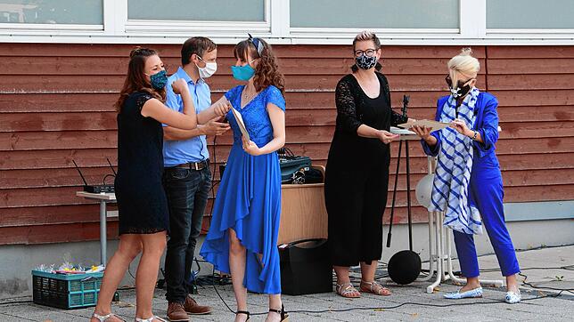 Bild : Abschlussfeier in drei Akten auf dem Campus der Gemeinschaftsschule Mönchweiler &ndash; in Bildern