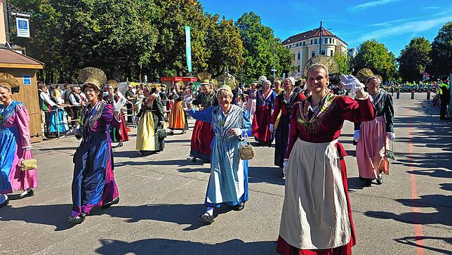 Bild 18: Bilder vom Trachtenbund Überlingen auf dem Oktoberfest München